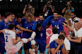 Francia se aseguró que su primera medalla olímpica en el voleibol, fuera de oro. (ARCHIVO) 
