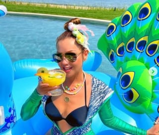 A pocos días de cumplir 50 años de edad, la mexicana Thalía deslumbró a sus millones de seguidores en Instagram con algunas fotografías en traje de baño.