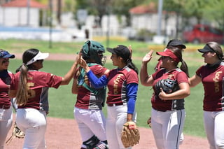 Dos excelentes duelos de pitcheo, se vivieron durante el pasado fin de semana en la Unidad Deportiva Compresora, donde las Algodoneras de La Laguna recibieron al equipo de Chihuahua, en la cuarta jornada de la Liga Estatal de Softbol Femenil de Chihuahua. (ARCHIVO) 
