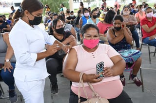 El delegado del Gobierno federal en Coahuila, Reyes Flores Hurtado dijo que hasta ahora no hay fecha de vacunación antiCOVID para las personas en rezago de Torreón pues esto depende de la llegada de biológicos a la entidad. (EL SIGLO DE TORREÓN)
