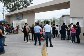 En dos días, el Gobierno federal atenderá a las personas en rezago de Torreón de 40 a 49 años en las instalaciones de la PVC. (ARCHIVO)