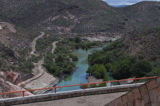  La capacidad de la presa Lázaro Cárdenas, en el Nivel de Aguas Máximo Ordinario (NAMO), es de 2,770 Mm3 y el almacenamiento actual es de 1,259 Mm3, que representan el 45.4 por ciento de su capacidad.
 (ARCHIVO)