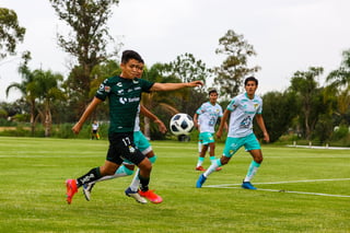 Varios elementos del primer equipo verdiblanco, como el 'Chato' Ávila, reforzaron a la filial Sub-20 que igualó a un gol. (CORTESÍA CLUB SANTOS)