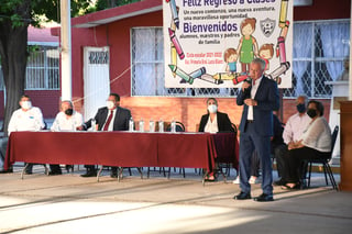 El alcalde asistió al arranque del ciclo escolar 2021-2022 en la escuela primaria Lucio Blanco. (FERNANDO COMPEÁN)