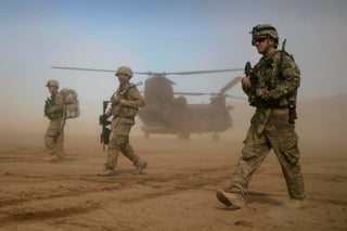  El Pentágono confirmó este martes que 'varios cientos' de soldados estadounidenses han salido de Afganistán tras cumplir su misión en el aeropuerto de Kabul, y descartó que esto afecte la operación de evacuación y retirada de ese país que Washington espera concluir el próximo 31 de agosto. (AP)