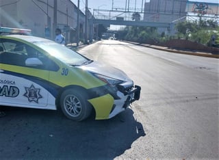 La unidad se impactó contra un auto Toyota Prius, color banco, modelo 2017, que era tripulado por el oficial José Andrés de 25 años de edad y que circulaba por la calle 38.
(EL SIGLO DE TORREÓN)