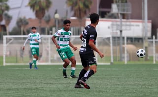 Santos Laguna Sub-18 entró de nueva cuenta en acción esta mañana en el Territorio Santos Modelo (TSM), recibiendo a su similar de FC Juárez en actividad de la jornada 7 del Torneo Apertura 2021. (HUMBERTO VÁZQUEZ)
