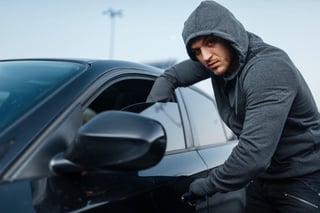 ¿Vas a comprar un auto usado? investiga si tiene reporte de robo