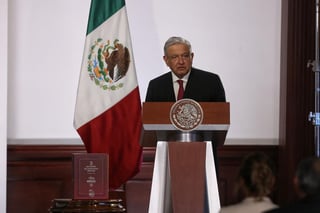 López Obrador ofreció un mensaje con motivo de su Tercer Informe de Gobierno, donde destacó que pese a la crisis por la pandemia, no se ha detenido la 'Cuarta Transformación' que encabeza, se ha mantenido estable la economía, se han logrado avances en seguridad y hay gobernabilidad. (EFE)