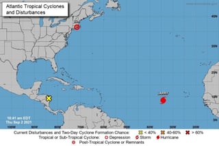 El huracán 'Larry' aumenta rápidamente en tamaño y potencia en el Atlántico oriental, con vientos máximos sostenidos de 130 kilómetros por hora (80 millas), pero por ahora no representa peligro en tierra, según el Centro Nacional de Huracanes (NHC, en inglés) de Estados Unidos. (EFE) 
