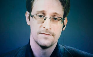 El exanalista de la Agencia Central de Inteligencia (CIA) y la Agencia Nacional de Seguridad (NSA) de Estados Unidos Edward Snowden, advirtió este jueves del mal precedente que puede sentar la nueva herramienta que desarrolla Apple para rastrear contenidos ilegales en los teléfonos móviles. (ARCHIVO) 
