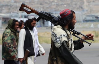 Los talibanes cumplieron este domingo tres semanas en el poder de Afganistán y todavía no han anunciado la formación de su nuevo Gobierno, mientras la población afgana trata de volver poco a poco a la normalidad en medio de las advertencias de organizaciones de derechos humanos de la crisis humanitarias a la que se enfrenta el país. (ARCHIVO) 
