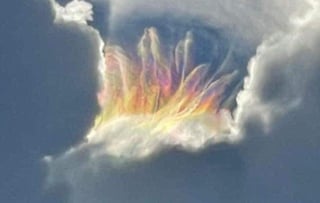 En redes sociales se volvieron virales las fotografías de un fenómeno óptico captado en las nubes de Florida, EUA, pues se trata de un arcoíris de fuego (ESPECIAL) 