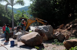  Servicio de Administración Tributaria (SAT) informó que debido al sismo con epicentro en Guerrero y magnitud de 7.1 cerró sus oficinas y módulos de atención en Acapulco y Chilpancingo hasta nuevo aviso.  (EFE)