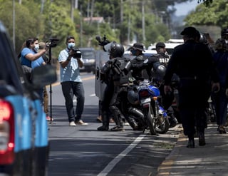 El periodismo independiente de Nicaragua se encuentra 'bajo un feroz ataque' por parte del Gobierno del presidente Daniel Ortega, que mantiene a cuatro periodistas encarcelados, mientras decenas de comunicadores han decidido huir del país por motivos de seguridad. (ARCHIVO) 
