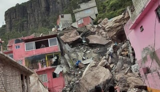 El desgaje del cerro del Chiquihuite, ocasionó el desplome de varios hogares del municipio de Tlalnepantla, como fue el caso de una casa amarilla que desapareció por completo (ESPECIAL) 