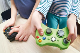 China prohibirá a los niños jugar en línea durante más de tres horas a la semana, la restricción más severa hasta ahora en la industria mientras los reguladores vigilan de cerca al sector tecnológico. (ESPECIAL)