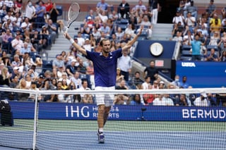Intento de Novak Djokovic de completar el Grand Slam en un año fracasa al caer ante Daniil Medvedev en final del Abierto de Estados Unidos.