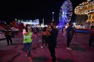 Entre semana ha sido menor la afluencia de personas que acuden a la Feria de Torreón, con un promedio de 3,500 asistentes. (ARCHIVO)