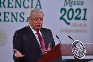 López Obrador instruyó al canciller Marcelo Ebrard a buscar mecanismos eficaces y modernos para sufragar desde el exterior sin necesidad de hacerlo de manera presencial. (ARCHIVO)