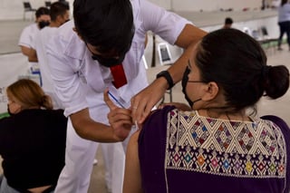 Se abrirá una fecha más en Torreón para vacunar contra el COVID-19 a jóvenes de 18 a 29 años que se encuentran en rezago. (ÉRICK SOTOMAYOR)