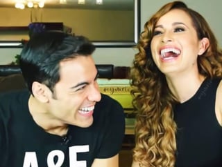 Ya con unas copitas encima, a Cynthia Rodríguez se 'le va la lengua' de más, confesó la cantante en un programa de YouTube.