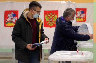 Rusia celebraba elecciones legislativas el domingo en sus 11 husos horarios, y en las que se prevé que el partido oficialista mantendrá su mayoría tras una implacable represión contra la oposición. (ARCHIVO) 
