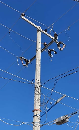 Comerciantes y otros ciudadanos de San Pedro reprocharon las constantes fallas en electricidad. (EL SIGLO DE TORREÓN) 
