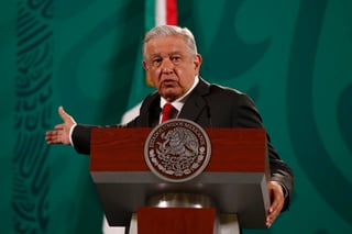 El presidente Andrés Manuel López Obrador aseguró que no le ha dado ninguna orden a Alejandro Gertz Manero, titular de la Fiscalía General de la República (FGR), a quien consideró como un hombre recto, íntegro, con carácter y quien no permitiría recibir una orden del Ejecutivo federal. (ARCHIVO)