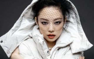 A sus 25 años, la cantante K-pop Jennie, apodada como 'Coco Jennie', se ha convertido en la imagen mundial de Chanel. Su estilo aniñado y su discurso musical ha convencido a la casa francesa que, siempre pendiente de tendencias, se adapta a los nuevos tiempos y apuesta por conquistar a público millenial.  (ESPECIAL) 