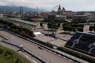 El finlandés Valtteri Bottas (Mercedes) ha sido el más rápido en las dos sesiones de entrenamientos libres de este viernes en el Gran Premio de Rusia. (EFE)
