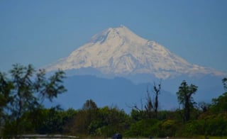 El Instituto Nacional de Estadística y Geografía (Inegi) determinó que el Pico de Orizaba pertenece a Puebla y no a Veracruz. (CORTESÍA/ EL UNIVERSAL/CUATRO OSCURO) 
