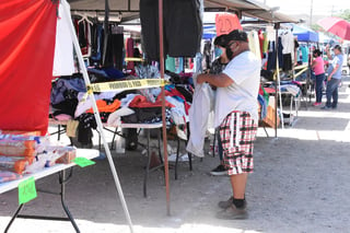 En Monclova son entre cinco y siete las 'pulgas' dedicadas a la venta de ropa y artículos domésticos usados. (EL SIGLO DE TORREÓN)