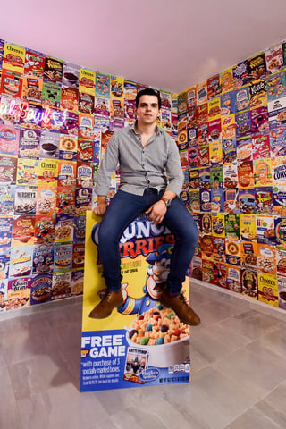 Roberto es el emprendedor de 22 años que está detrás del innovador concepto del primer bar de cereales en Torreón. (EL SIGLO DE TORRÉON / Érick Sotomayor)