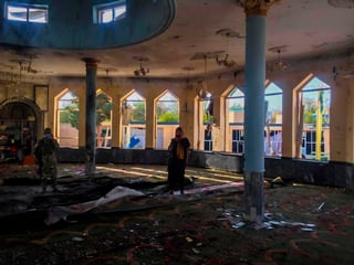 Un atentado suicida contra una mezquita chií provocó este viernes la muerte de al menos ochenta personas y dejó unos cien heridos en el norte de Afganistán, un ataque que no ha sido reivindicado pero que es similar a otros del grupo yihadista Estado Islámico (EI), contra el que los talibanes han lanzado una operación masiva en el país, al considerarlos su principal amenaza. (ARCHIVO) 