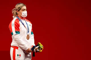 Aremi Fuentes quien en los Juegos Olímpicos de Tokio 2020 consiguió medalla de bronce en halterofilia informó que el exgobierno de Baja California la volvió a engañar con el apoyo económico prometido por su logro deportivo. (ARCHIVO)