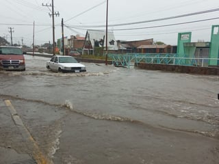 Cinco municipios reportan acumulamiento de agua debido a las fuertes lluvias en la entidad. (EL SIGLO DE TORREÓN)