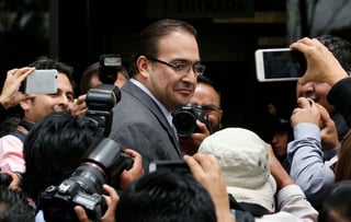 Exgobernador de Veracruz fue puesto en cuarentena luego de que recibió una visita positiva al virus. (ARCHIVO)