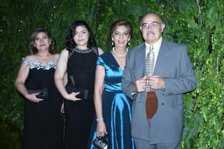 Martha, Maura, Mayela y Francisco (EL SIGLO DE TORREÓN/ERICK SOTOMAYOR) 