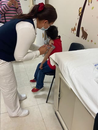 Aguilar explicó que Coahuila es el primer estado del país en vacunar a menores de edad con alguna comorbilidad.