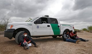 Las cifras de arrestos en la frontera de Estados Unidos con México alcanzaron en el pasado año fiscal cifras nunca vistas hasta ahora, con más de 1.7 millones de inmigrantes, informó este miércoles el diario 'The Washington Post'. (ARCHIVO) 
