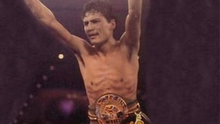 El 23 de octubre de 1989, el mexicano Raúl “Jíbaro” Pérez se mantuvo sobre el trono mundial WBC de esa división. (ESPECIAL)