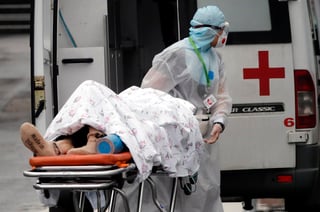 Contabilizó 37 mil 930 casos confirmados en 24 horas, la cifra más alta desde el inicio de la pandemia (EFE)