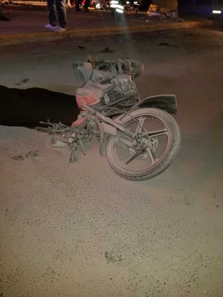 Motociclista pierde la vida al sufrir accidente en Gómez Palacio; impactó su moto contra un muro. (EL SIGLO DE TORREÓN)