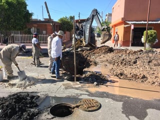 Debido a los trabajos del propio Simas Torreón se tendrá cerrado uno de los sentidos de la calzada Cuitláhuac, por lo que se pide a los automovilistas que tomen rutas alternas. (FERNANDO COMPEÁN)