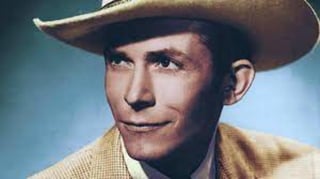 El 1 de enero de 1953, en la parte trasera de su auto, fue encontrado muerto el entonces ídolo de la música country Hank Williams, se dice, por una sobredosis de morfina.
