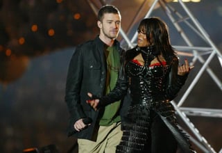 A diferencia de lo que ocurrió con Justin Timberlake, cuya carrera despegó, la de ella pasó por la censura, esto es lo que se narra en el documental 'Malfunction: The Dressing Down of Janet Jackson', que Hulu y Fox estrenarán sobre este incidente, publicó 'Daily Mail'.