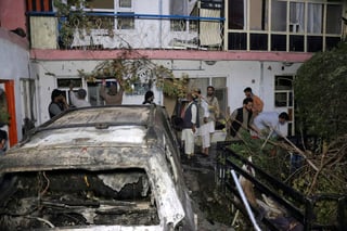 Ataque aéreo se produjo tres días después de un atentado contra aeropuerto de la capital. (AP)