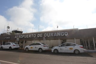 El total de pasajeros aéreos en el aeropuerto de Durango es suficiente para el tamaño del mismo. (EL SIGLO DE TORREÓN)