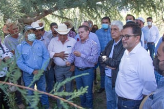 El gobernador de Durango dijo que está vigilante de que los productores también ganen con este proyecto. (DIANA GONZÁLEZ)